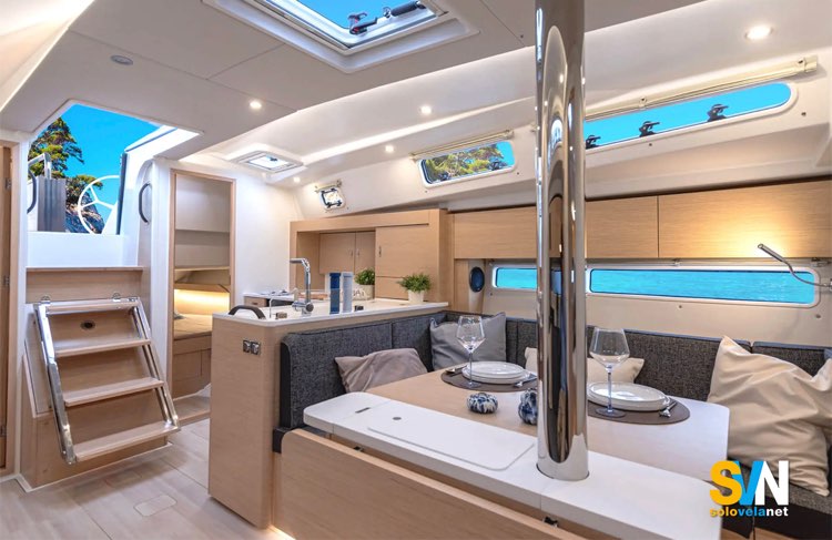 Hanse 360, cucina e parte delal dinette