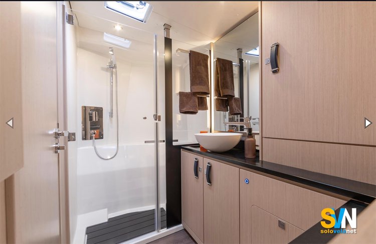 Jeanneau 55, bagno armatoriale