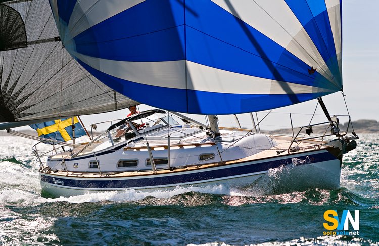 Hallberg Rassy 342, sotto gennaker