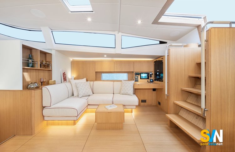 Solaris 74RS, la zona divaneria
