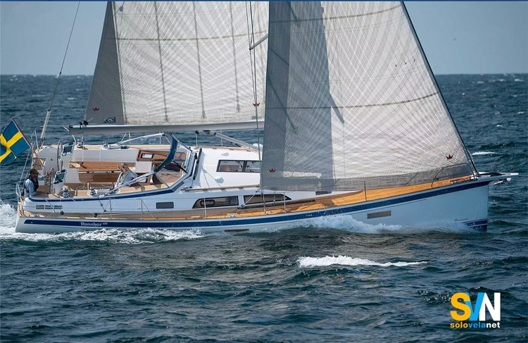Hallberg Rassy 400, vista di lato