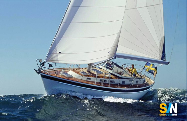 Hallberg Rassy 42, visto di prua
