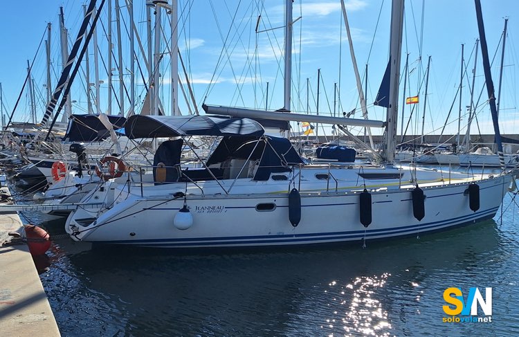Sun Odyssey 42.2, in banchina