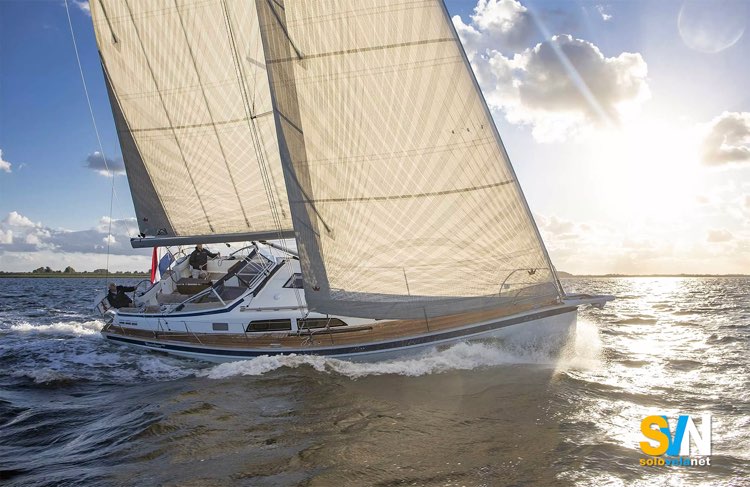 Hallberg Rassy 400, al tramonto