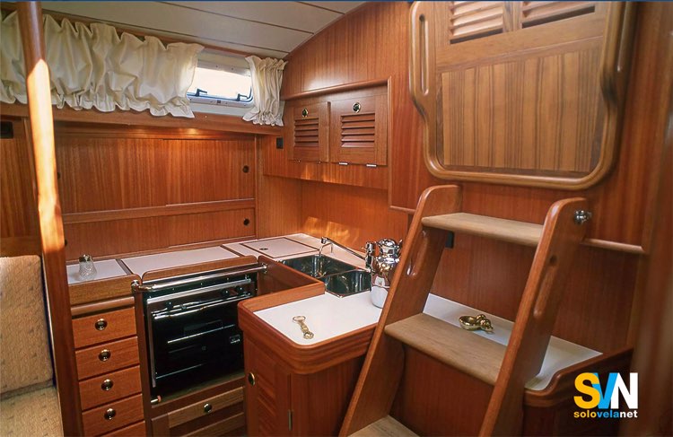 Hallberg Rassy 42, la cucina