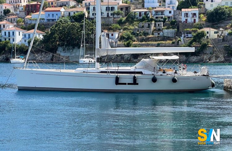 Solaris one 48, all'ancora