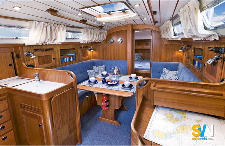 Hallberg Rassy 342, la dinette