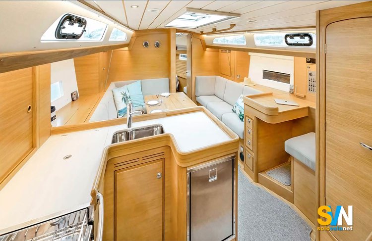 Hallberg Rassy 400, la dinette