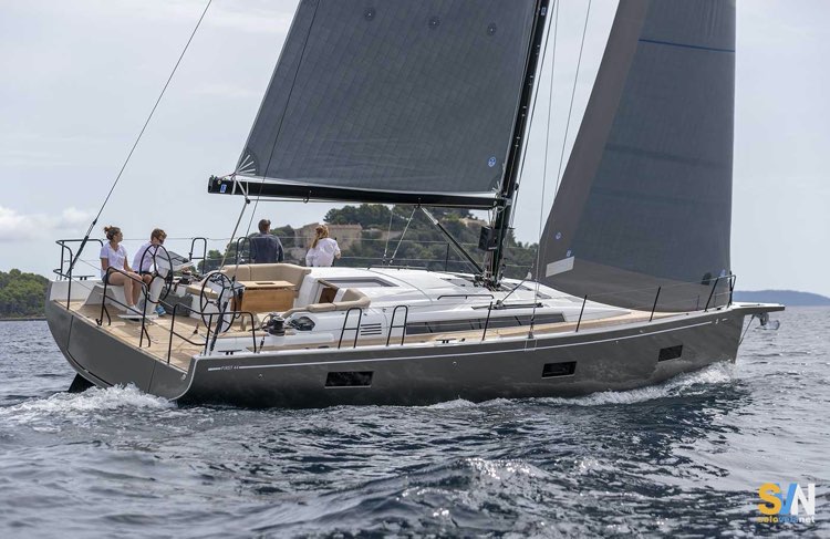 First 44 in navigazione