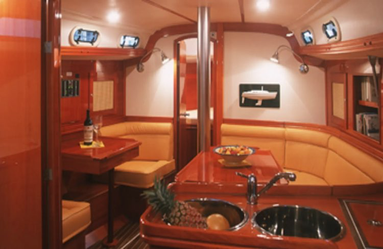 Hallberg Rassy 41, la dinette