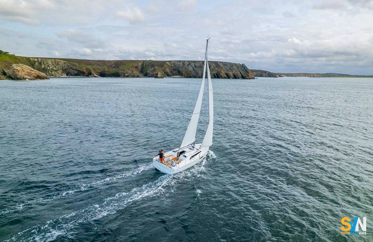 Oceanis 37.1 visto dall'alto