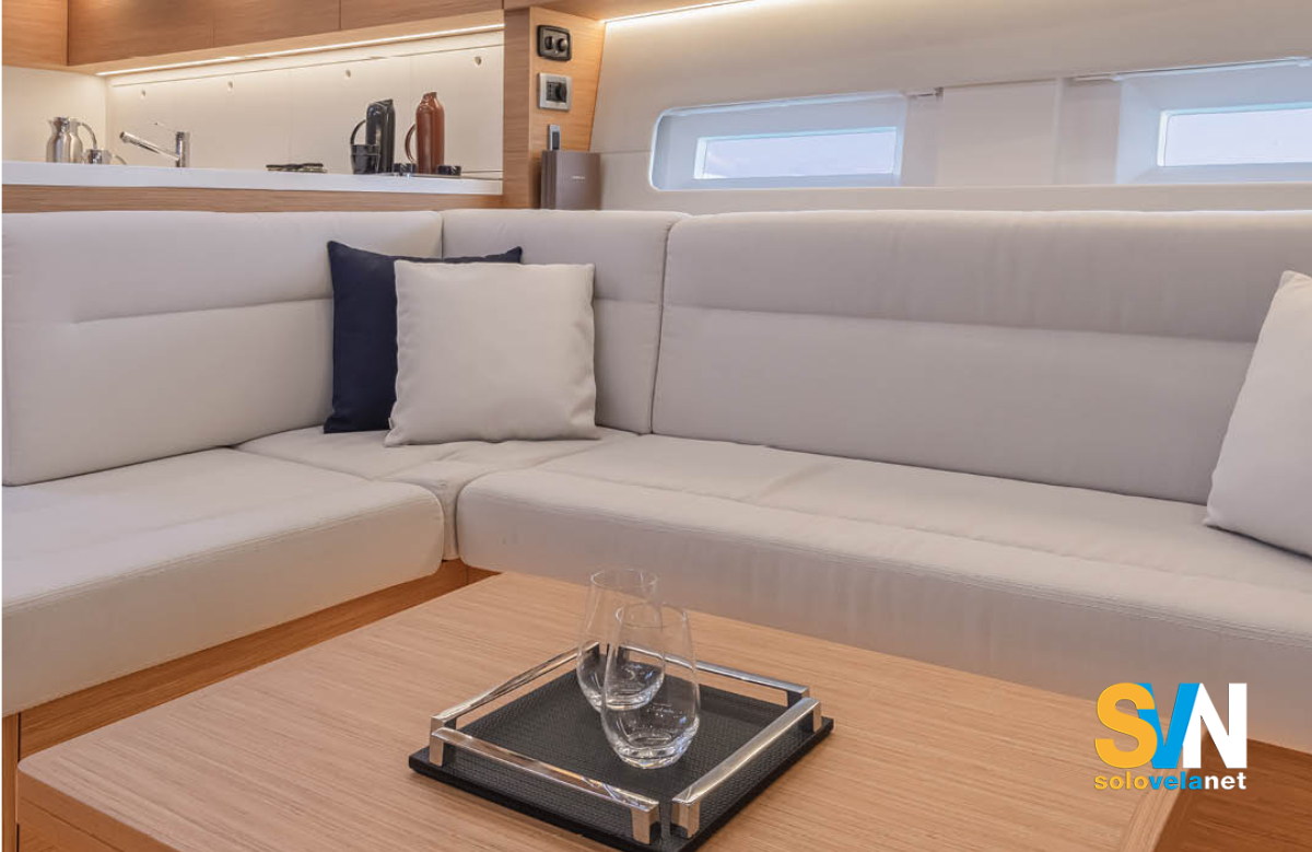 La dinette del Grand Soleil 48