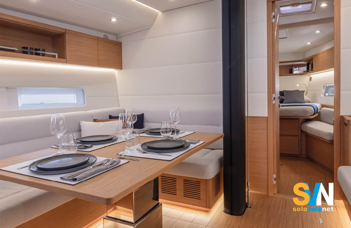 La dinette del Grand Soleil 48