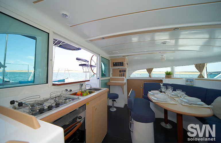 Lagoon 380 S2, la dinette
