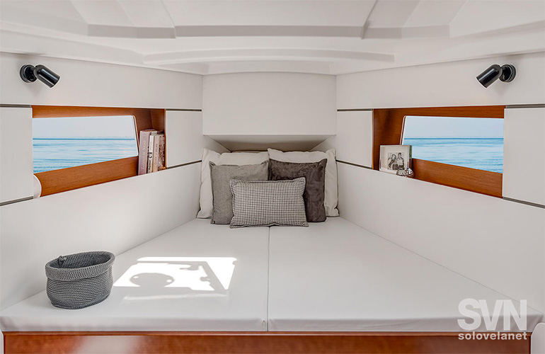 Oceanis 35.1, la cabina di prua