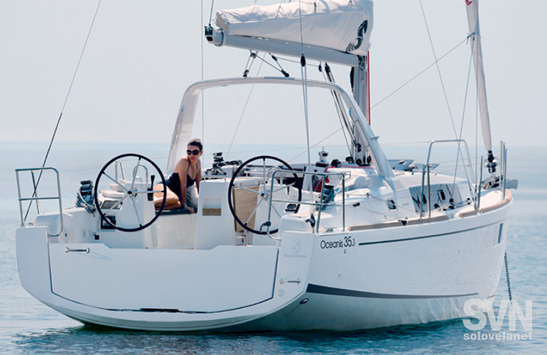 Oceanis 35.1, la poppa