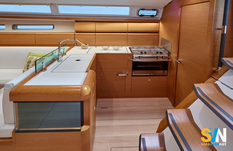 Sun Odyssey 449, la cucina