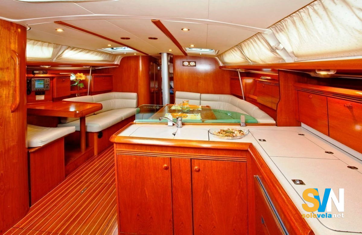 La dinette del Sun Fast 43