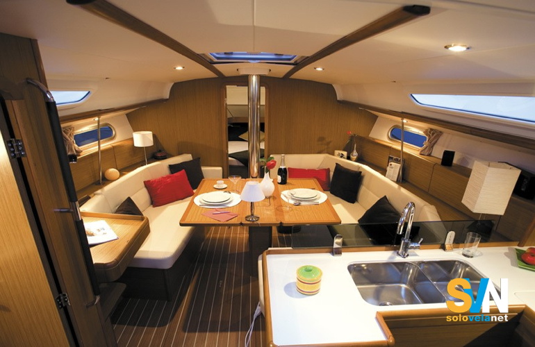 La dinette del Sun Odyssey 39 i