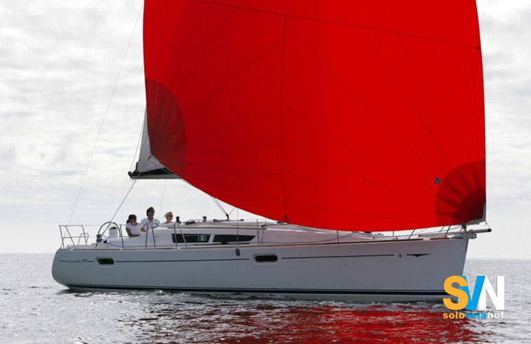 Il Sun Odyssey 39 i in navigazione sotto spi