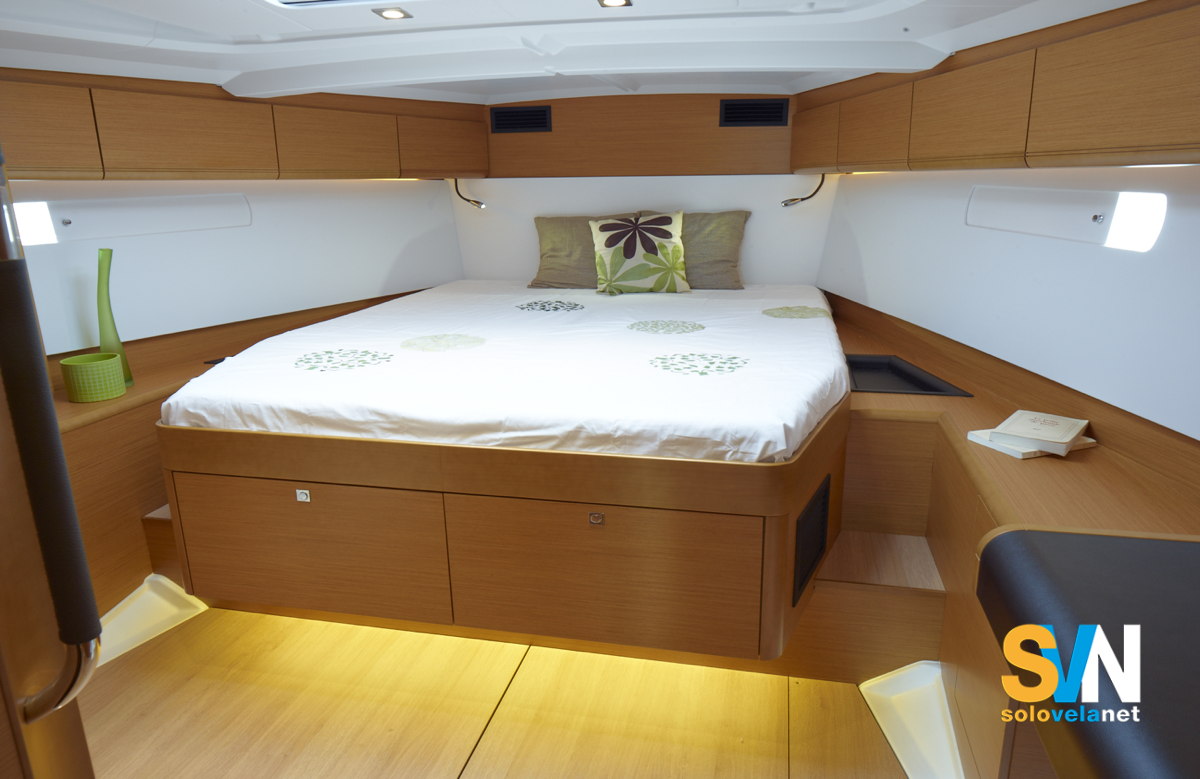 La cabina di prua del Sun Odyssey 42 DS 
