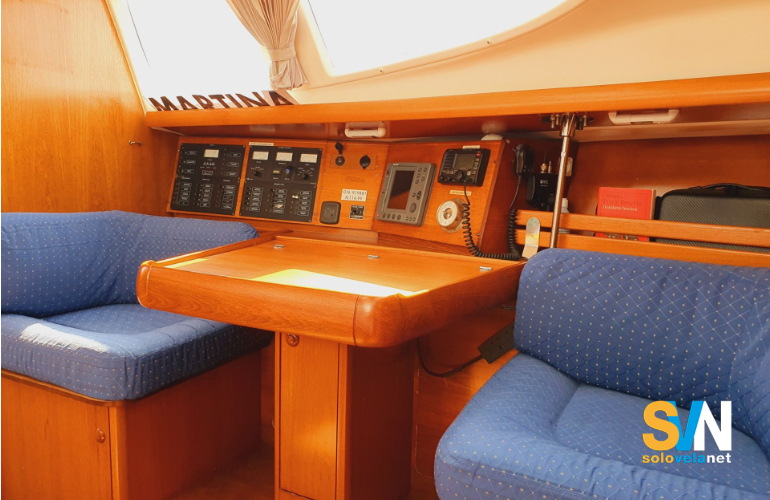 La zona carteggio del Sun Odyssey 43 DS