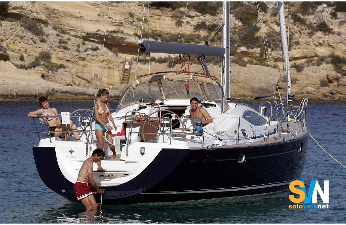 Il Sun Odyssey 49 DS all'ancora