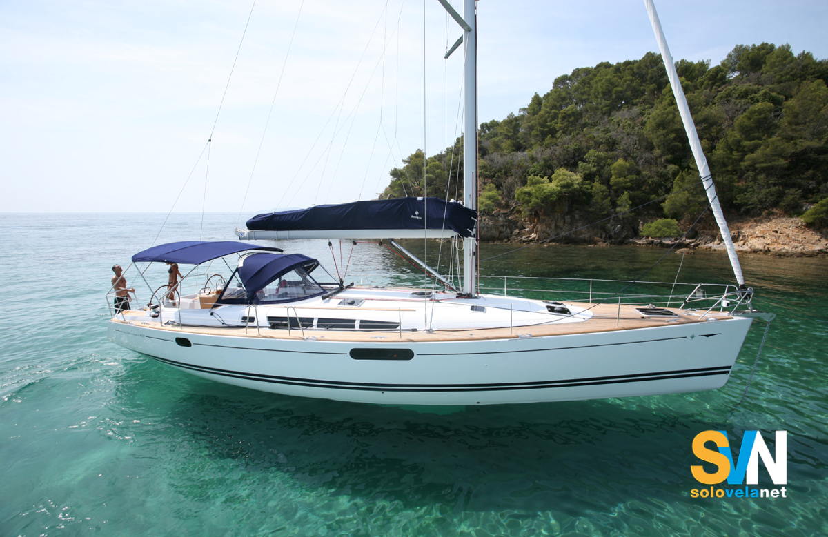 Il Sun Odyssey 49i all'ancora