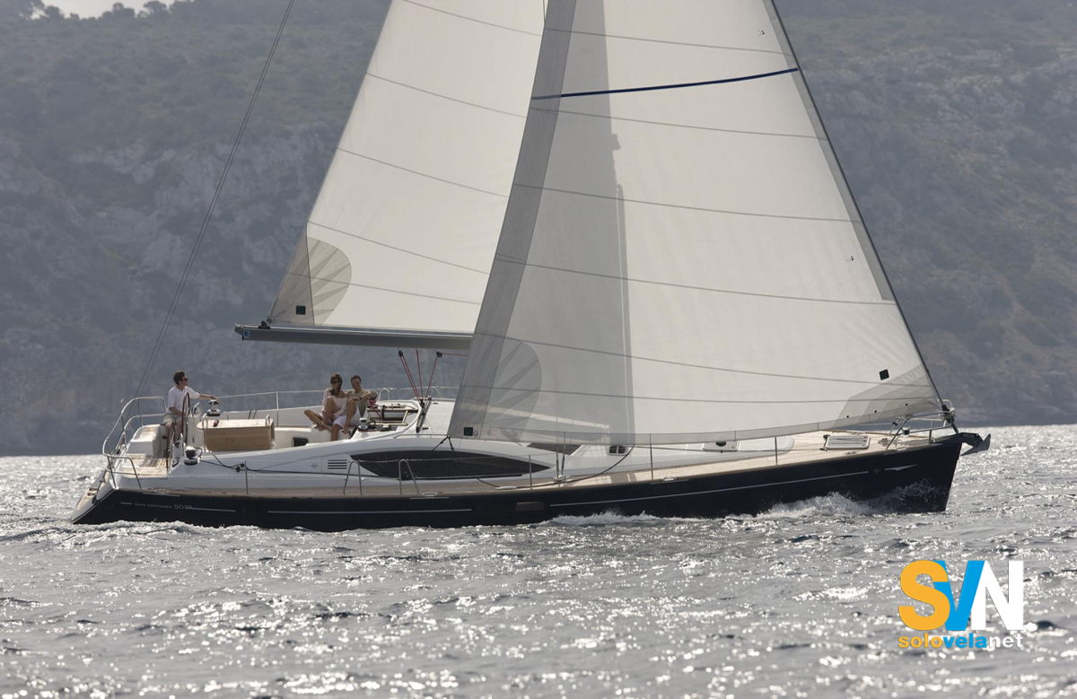 Il Sun Odyssey 50 DS in navigazione