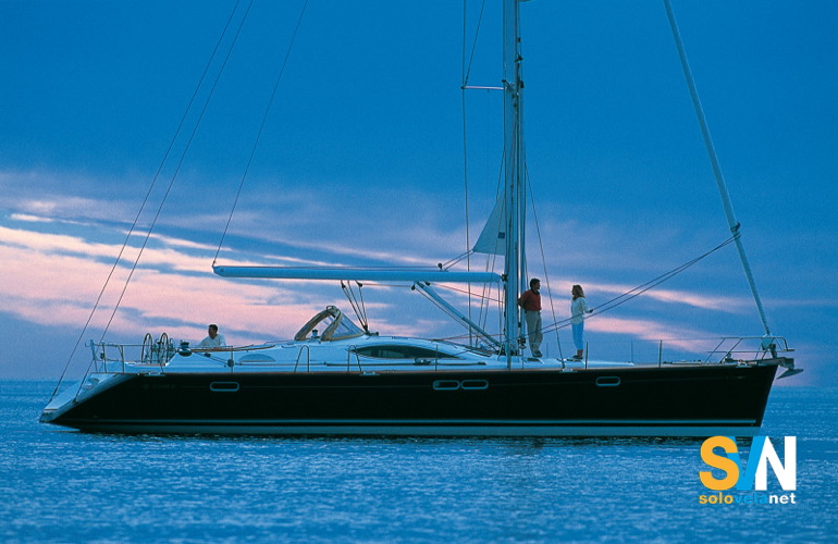 Il Sun Odyssey 54 DS all'ancora