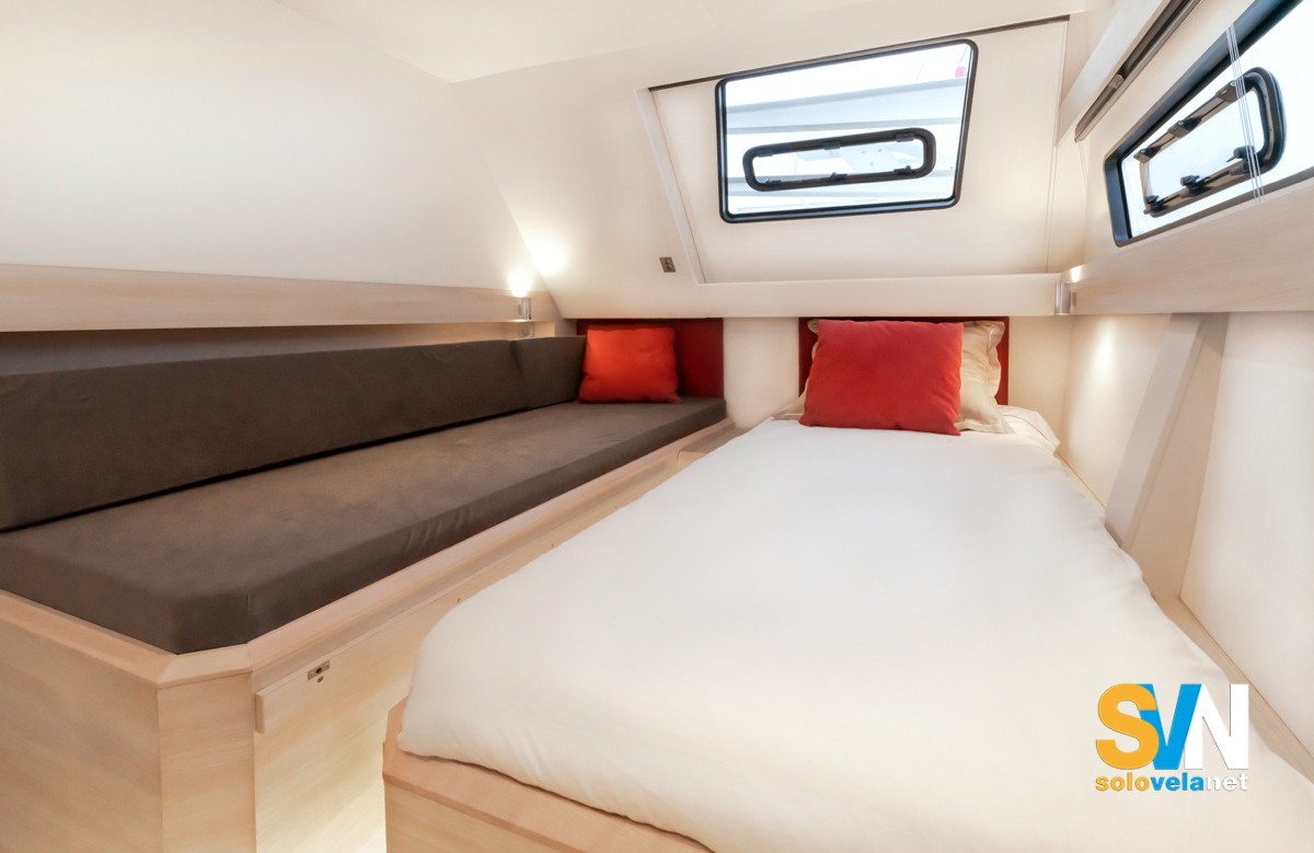 Una delle cabine del Catana 53