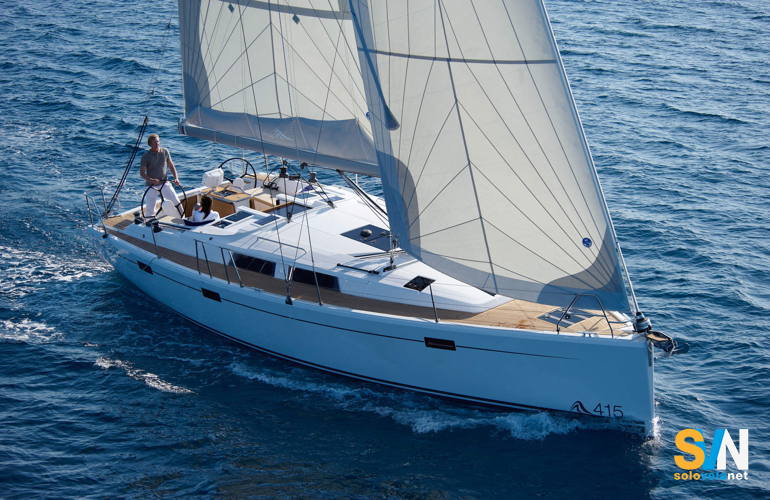 L'Hanse 415 visto di prua