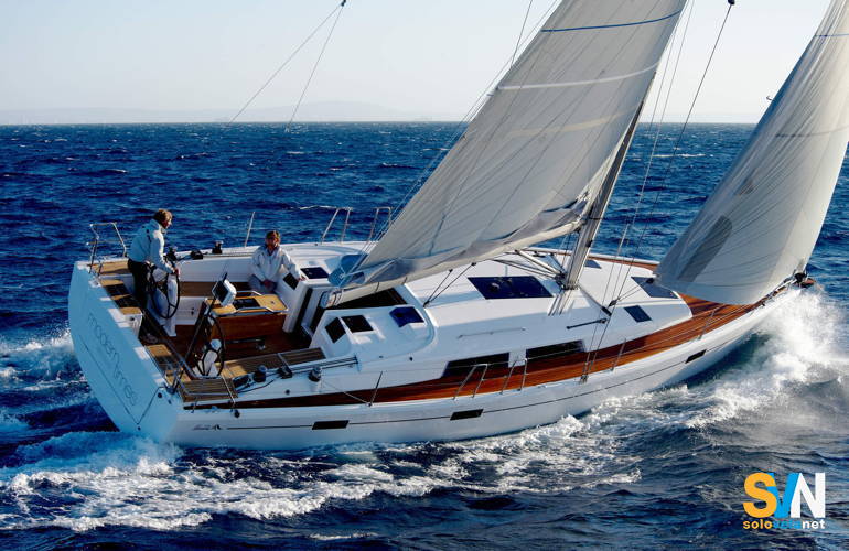 L'Hanse 415 visto di poppa