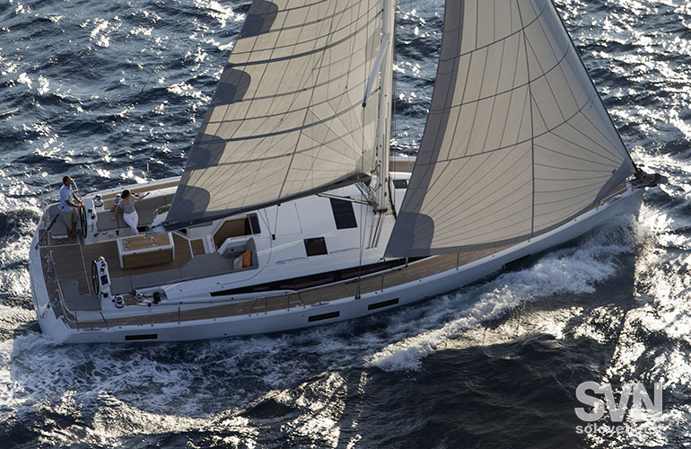Jeanneau 54 in navigazione