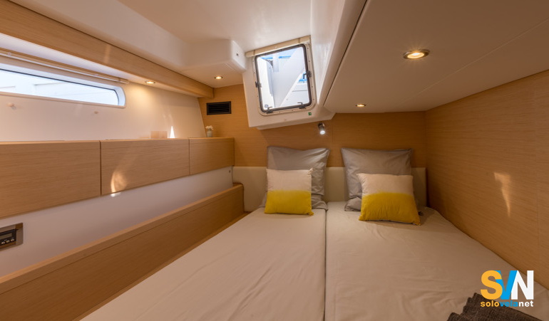 Jeanneau 57, una cabina ospiti