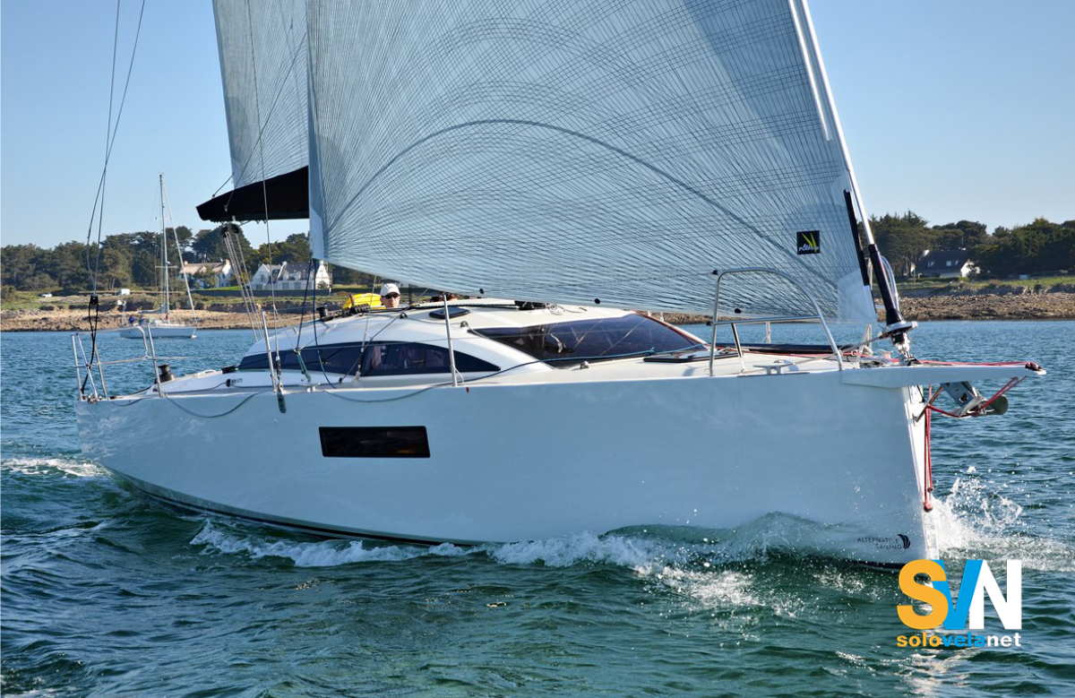 L'RM 970 in navigazione, visto da prua