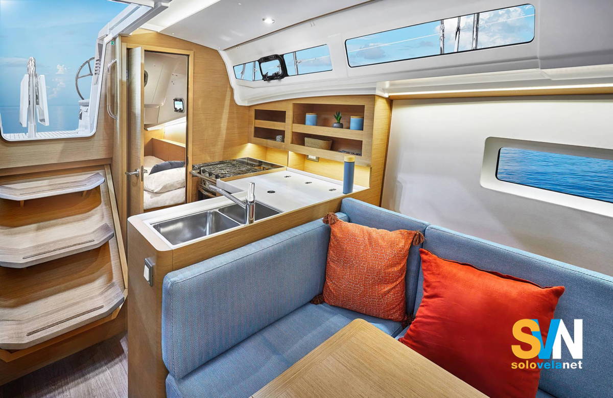 La dinette del Sun Odyssey 380