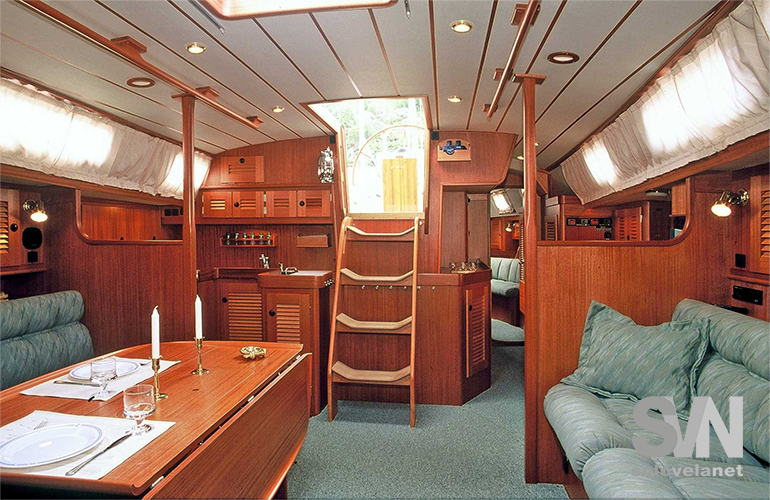 Hallberg Rassy 57, dinette