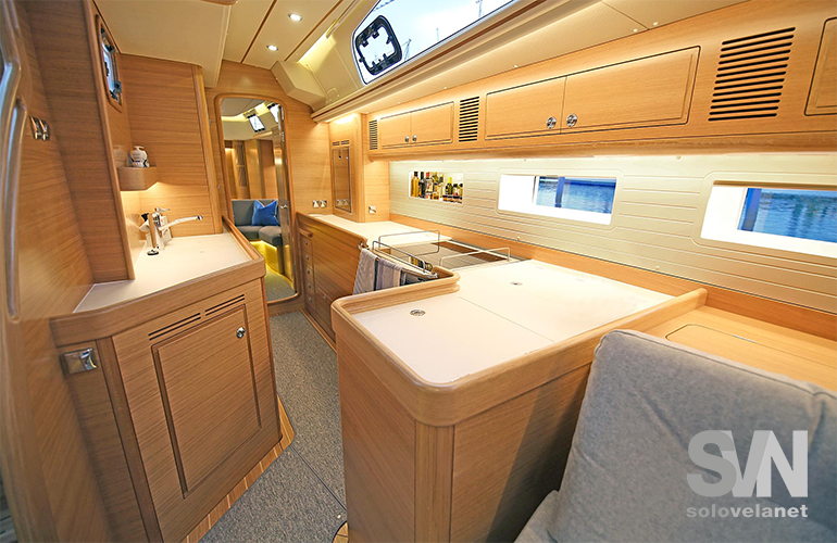 Hallberg Rassy 57, la cucina