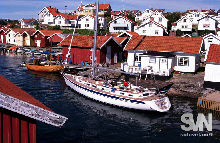 Hallberg Rassy 43, nel porto