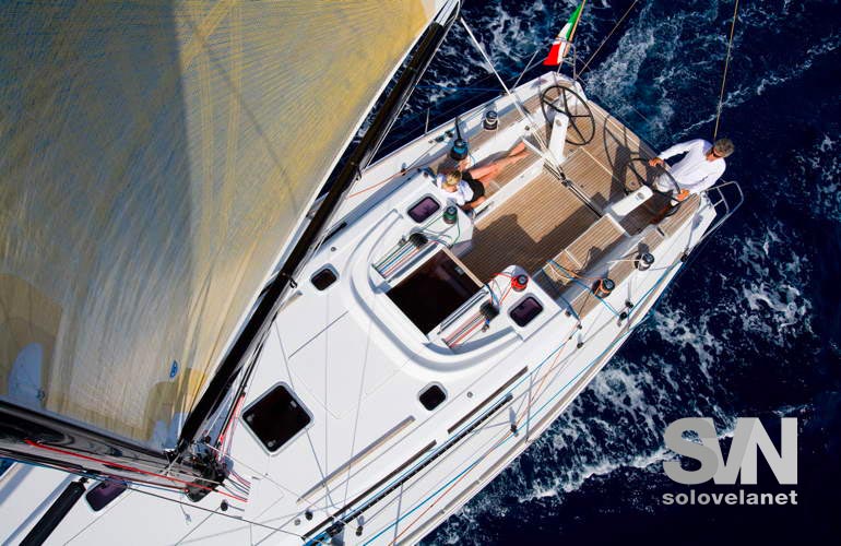 Grand Soleil 43 new - il pozzetto dall'alto