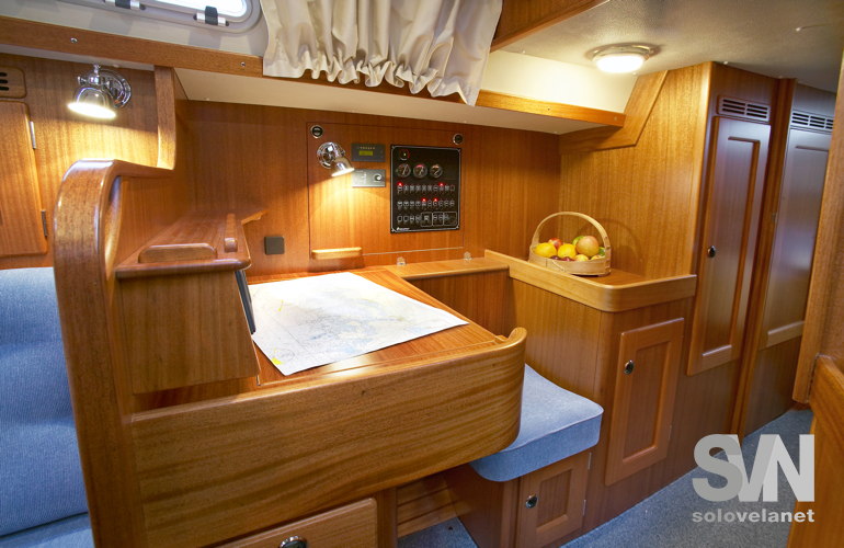 Hallberg Rassy 37