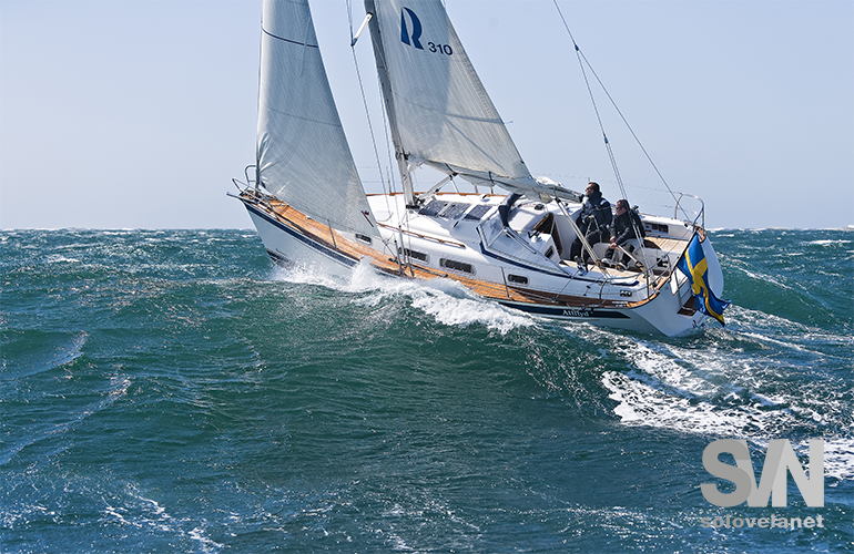Hallberg Rassy 310, di bolina stretta