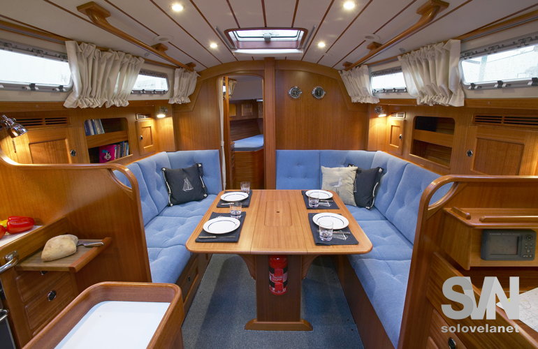 Hallberg Rassy 37