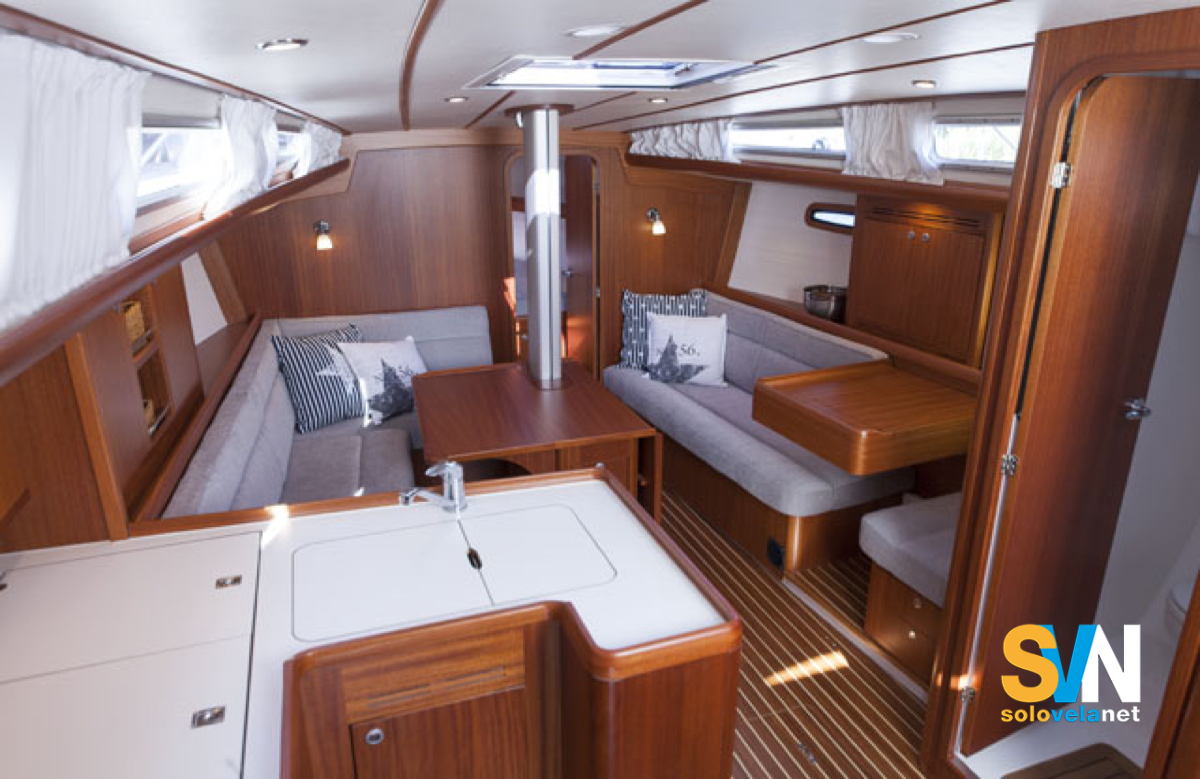 La dinette dell'Arcona 385