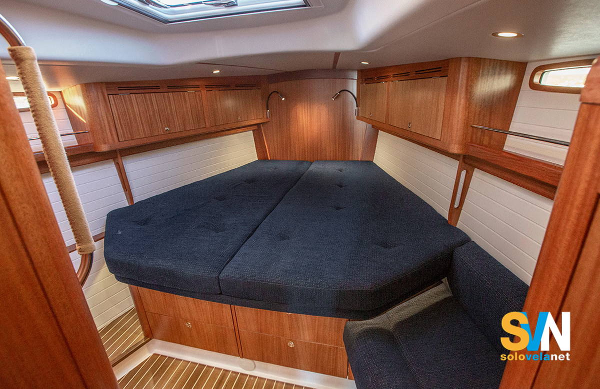 La cabina di prua dell'Arcona 435