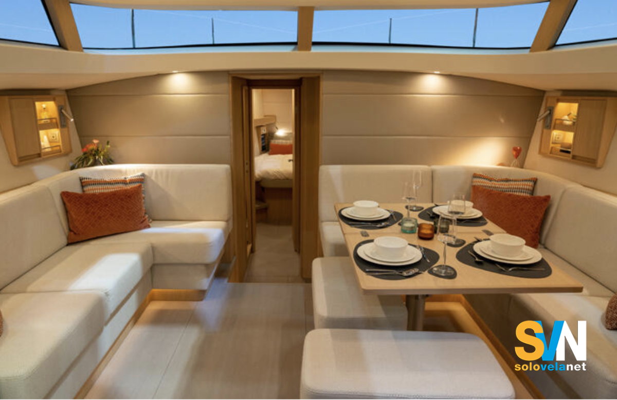 La dinette del Contest 55 CS