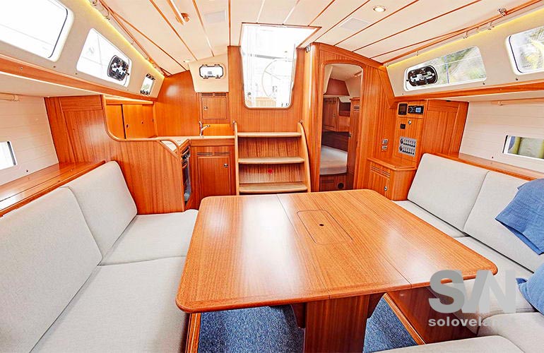 Hallberg Rassy 340 - dinette