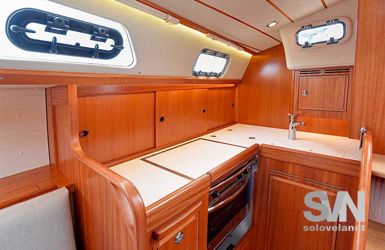 Hallberg Rassy 340 - cucina