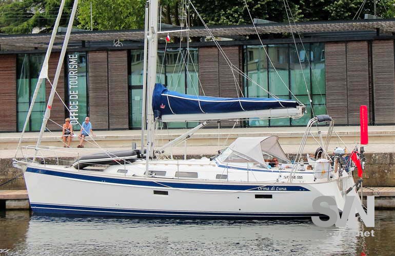 Hallberg Rassy 412, in banchina